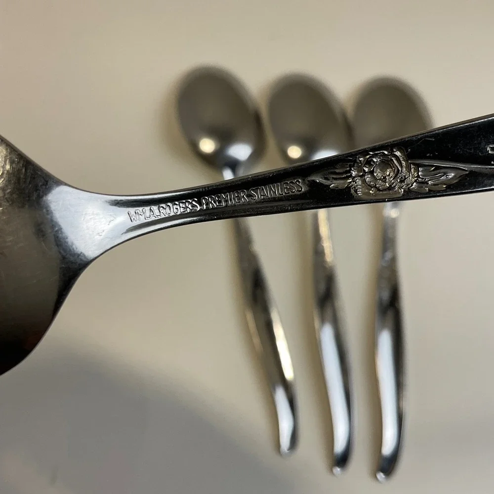 Oneida Wm A Rogers Premier Stainless La Rose Teaspoons Vintage Set of 4 Floral